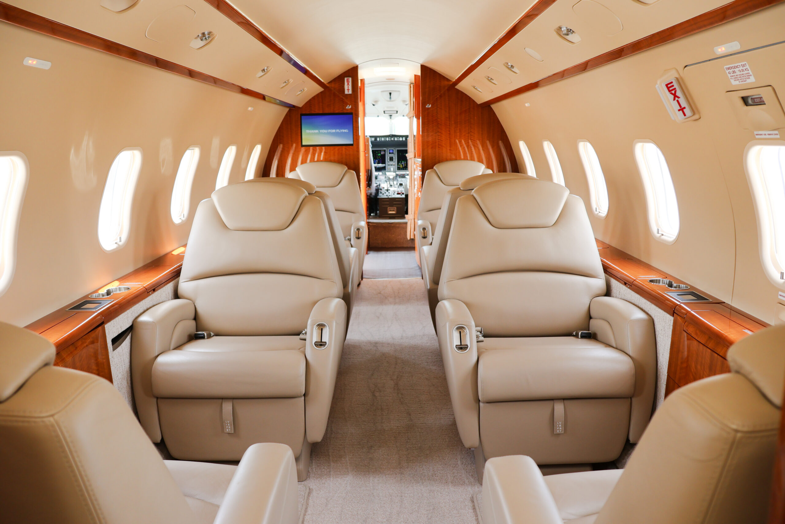 challenger 300 charter